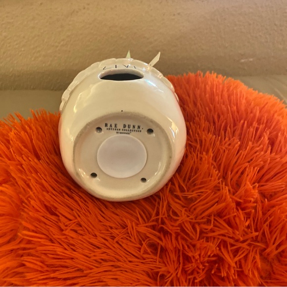 Rae Dunn "LIVE” Acorn Crown Birdhouse - Picture 6 of 8